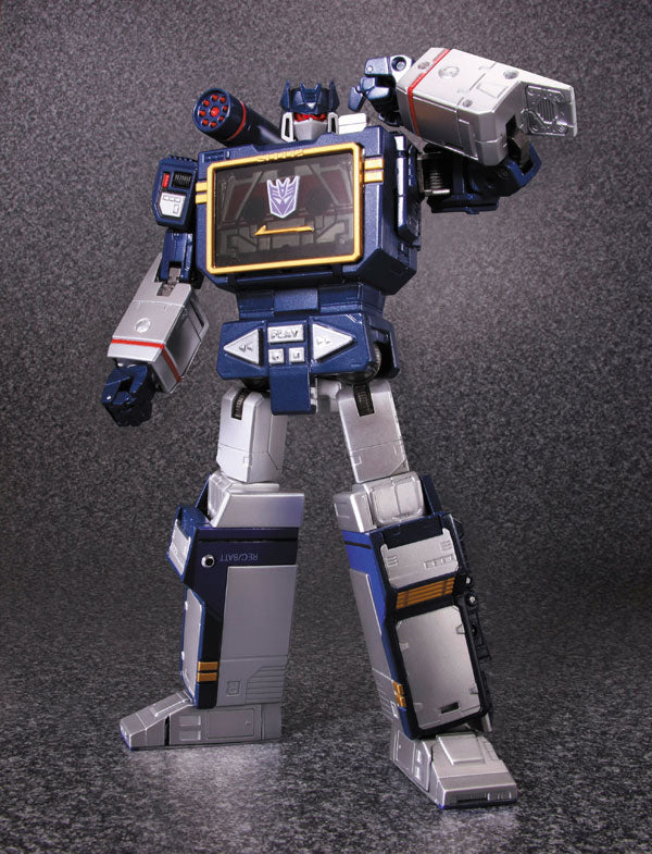 Takara Tomy Transformers Soundwave MP-13 Reissue