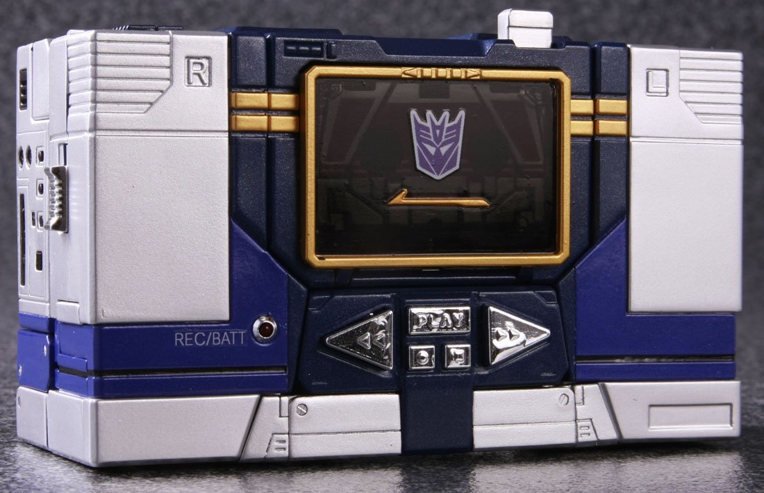 Takara Tomy Transformers Soundwave MP-13 Reissue