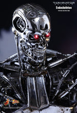 Hot Toys Terminator: Endosketelon T-800